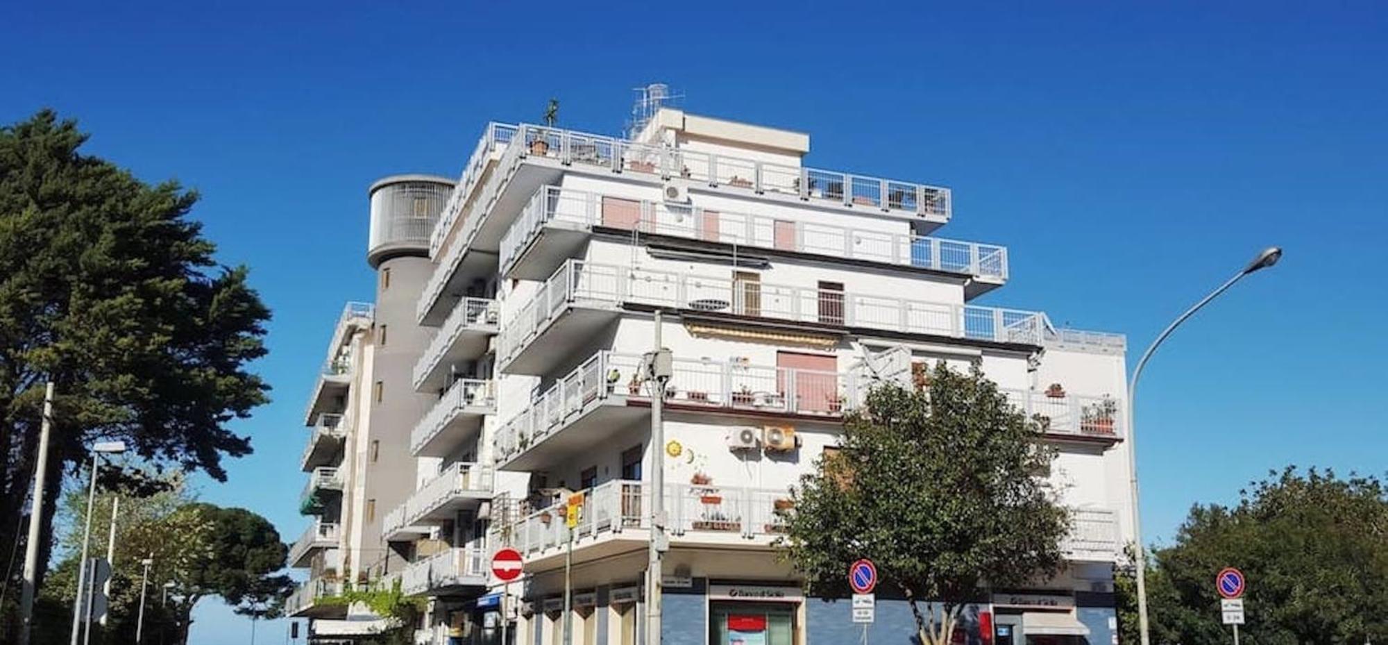Mondello Luxury Apartment On The Beach Exterior photo