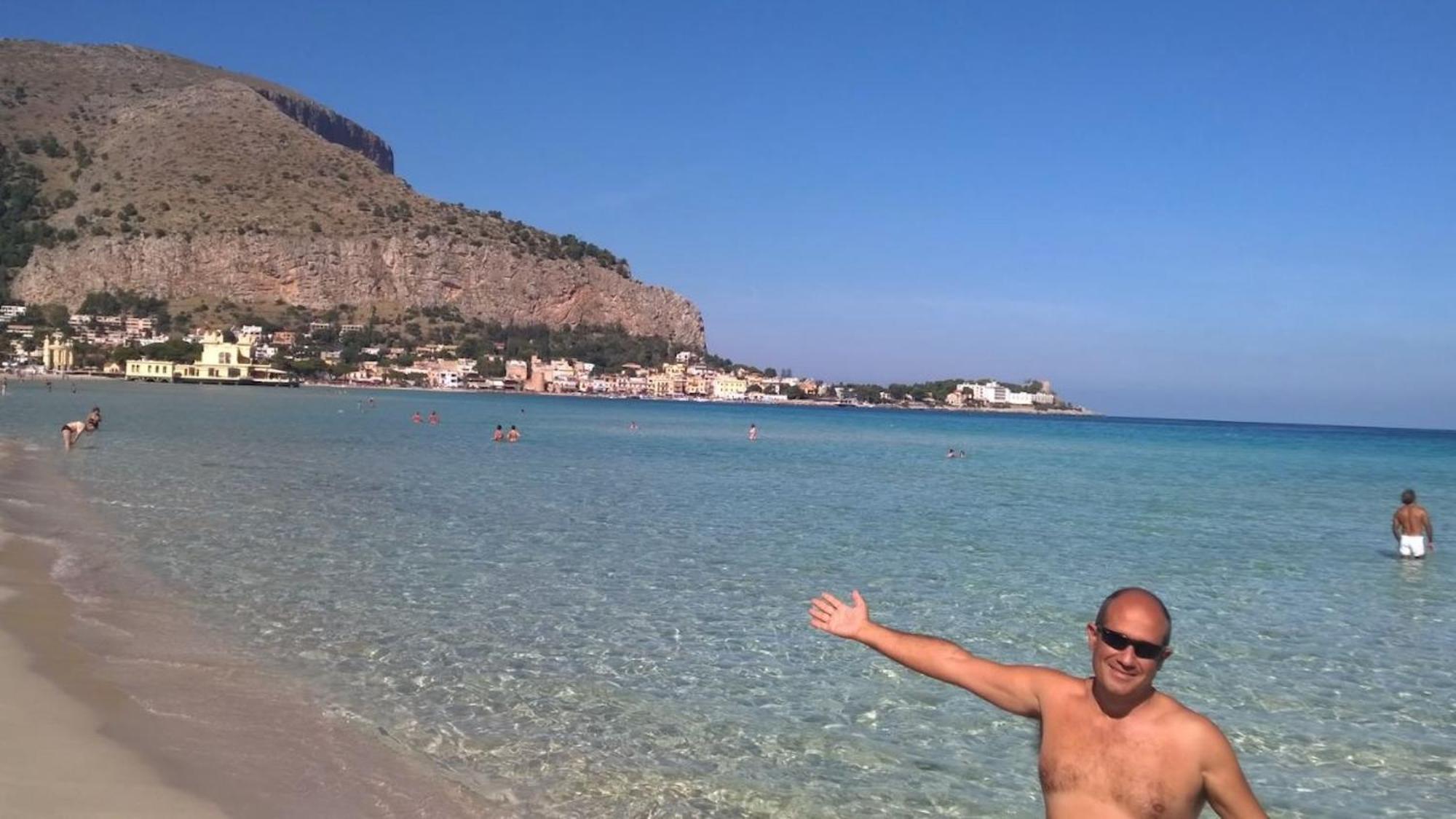 Mondello Luxury Apartment On The Beach Exterior photo